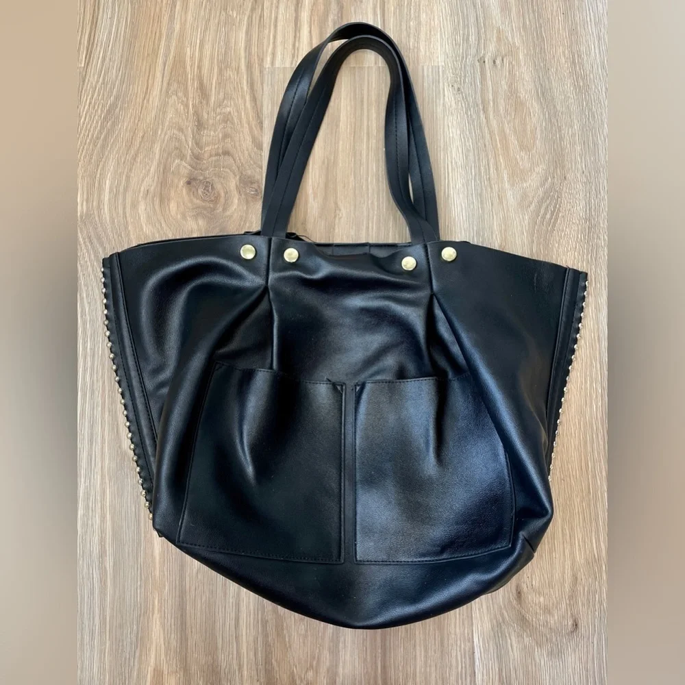 Steve Madden black tote with gold accents EUC
